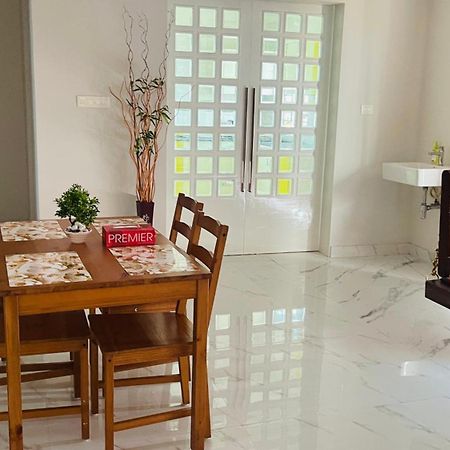 Rajamandiram 3Bhk Ac Apartment In Trivandrum Central Thiruvananthapuram Exteriör bild