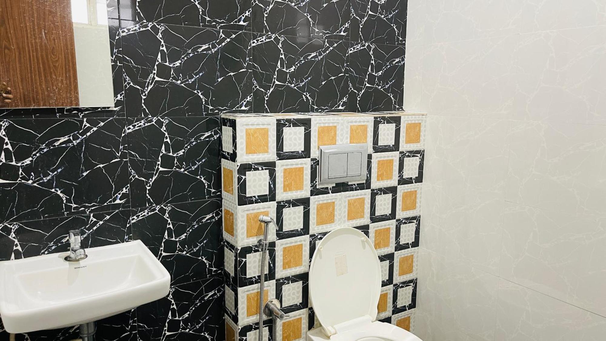 Rajamandiram 3Bhk Ac Apartment In Trivandrum Central Thiruvananthapuram Exteriör bild
