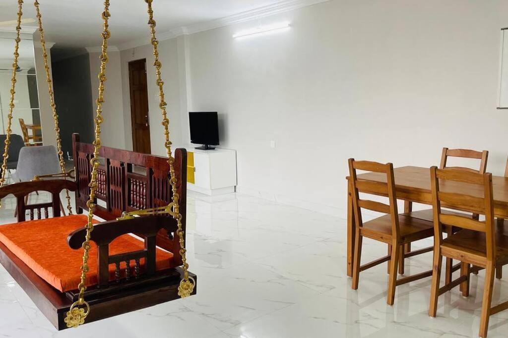 Rajamandiram 3Bhk Ac Apartment In Trivandrum Central Thiruvananthapuram Exteriör bild