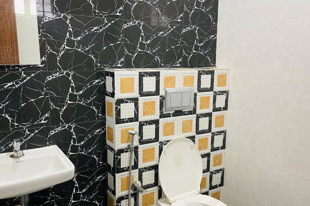 Rajamandiram 3Bhk Ac Apartment In Trivandrum Central Thiruvananthapuram Exteriör bild